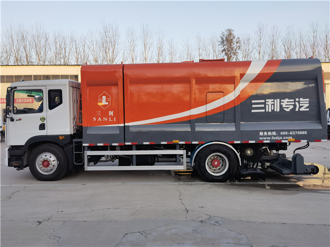 干湿两用吸尘车